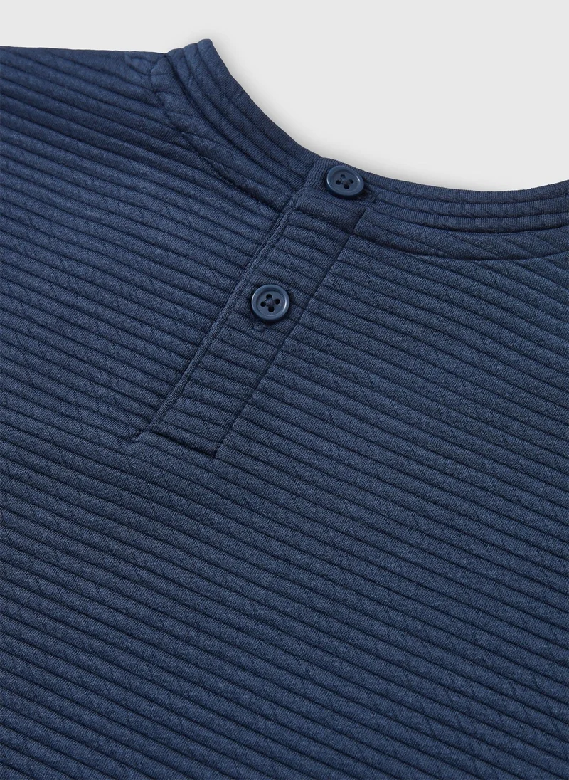 ماتلان Boys Navy Textured Top & Shorts Set